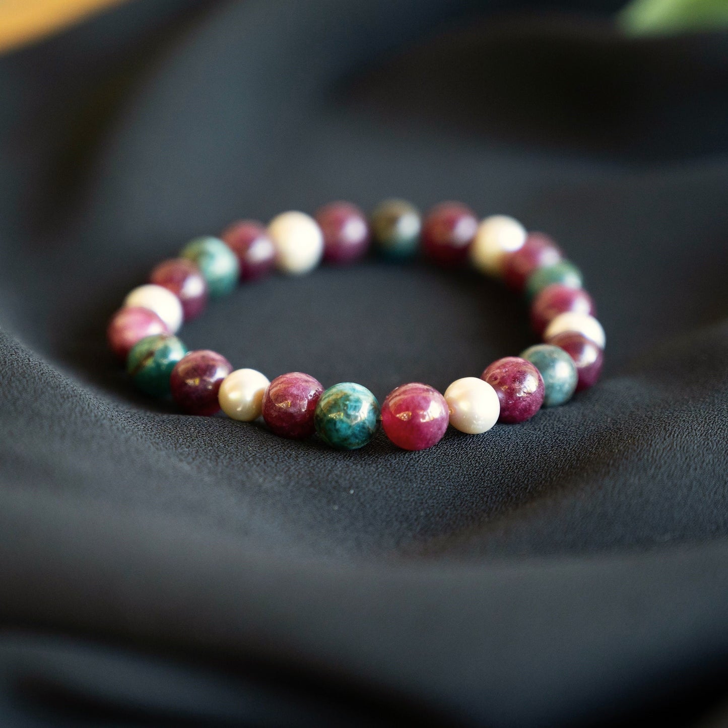 Jamie | Garnet, Apatite, and Freshwater Pearl Beaded Bracelet