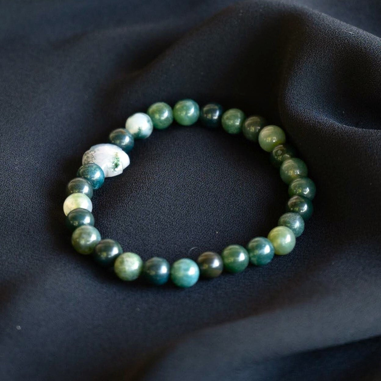 Moss Agate Beaded Bracelet with Flower Accent