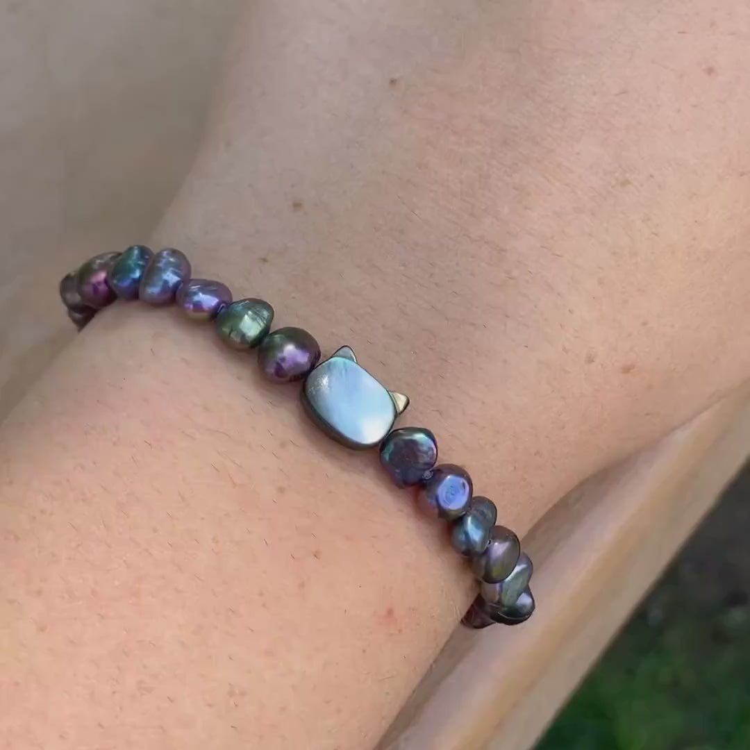 Peacock Pearl Beaded Bracelet with Cat Charm