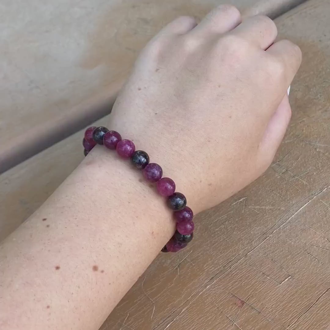 Garnet Beaded Bracelet | Wendy